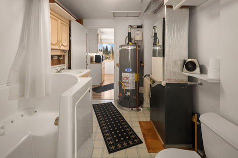 10525 16th Ave S Seattle &#8211; Upgrade Realty20