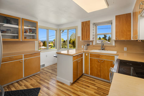 10525 16th Ave S Seattle &#8211; Upgrade Realty27