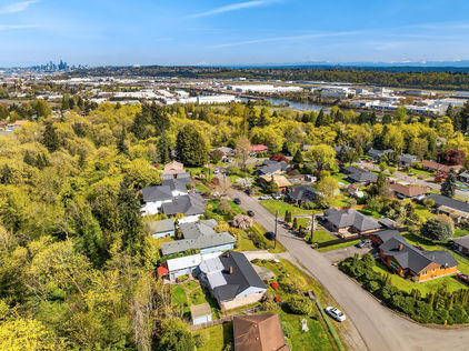 10525 16th Ave S Seattle &#8211; Upgrade Realty36