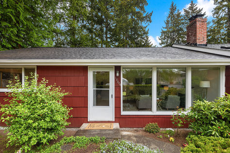 12320 8th Ave NE Seattle WA 98125 &#8211; Upgrade Realty19