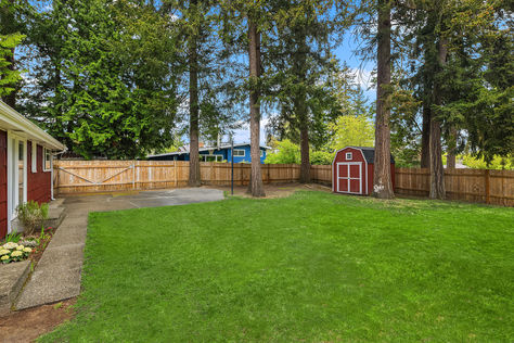 12320 8th Ave NE Seattle WA 98125 &#8211; Upgrade Realty25