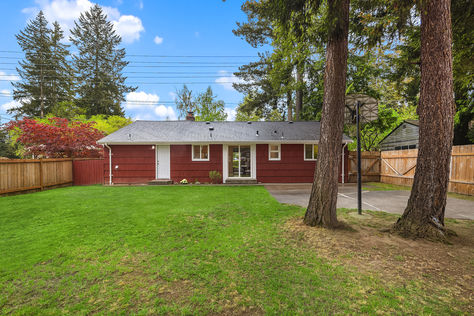 12320 8th Ave NE Seattle WA 98125 &#8211; Upgrade Realty27