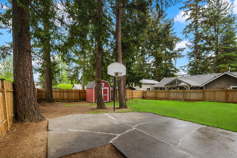 12320 8th Ave NE Seattle WA 98125 &#8211; Upgrade Realty29