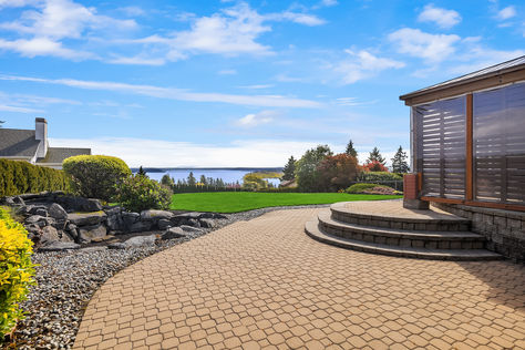 8305 NE 117th St Kirkland – Upgrade Realty25