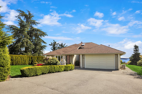 8305 NE 117th St Kirkland – Upgrade Realty32