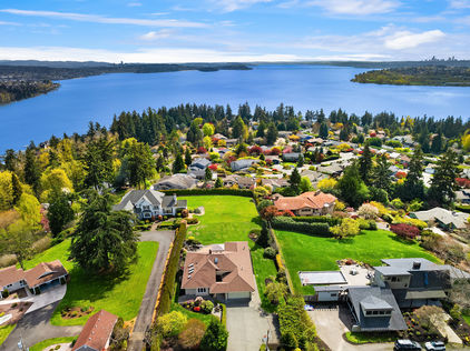 8305 NE 117th St Kirkland – Upgrade Realty45