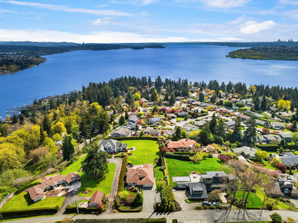 8305 NE 117th St Kirkland – Upgrade Realty47