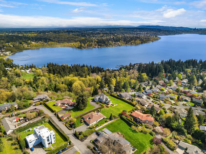 8305 NE 117th St Kirkland – Upgrade Realty49