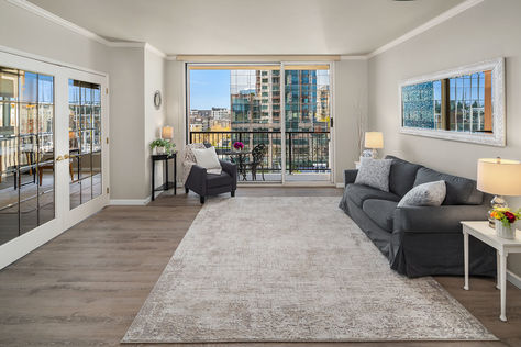 Bellevue Pacific Tower 815 Daylight- Upgrade Realty1