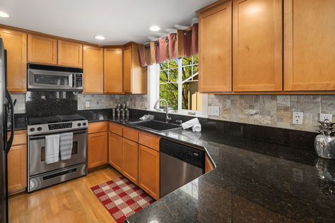 1631 S Weller St A Seattle – Upgrade Realty12