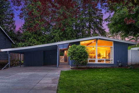 6465 NE 154th St Kenmore- Upgrade Realty3
