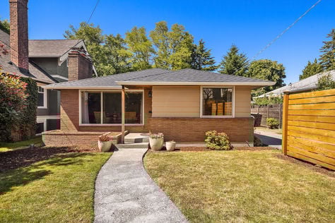 6535 Fauntleroy Way SW Seattle – Upgrade Realty9