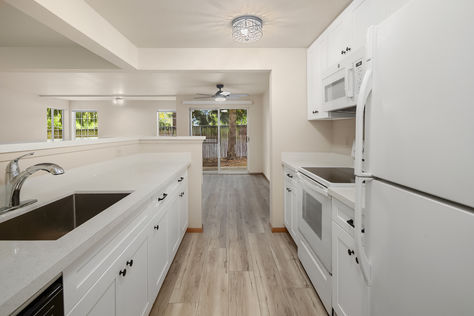 17624 1st Ave S B103 Burien &#8211; Upgrade Realty25