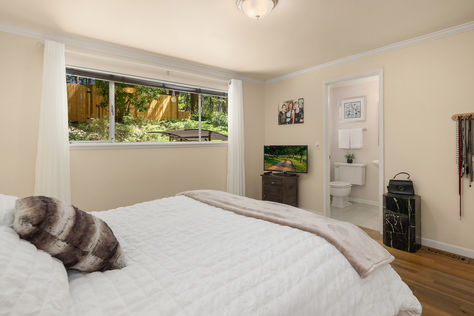 23505 Robin Hood Dr Edmonds- Upgrade Realty7