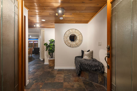 2113 E Lake Sammamish Pkwy SE Sammamish – Upgrade Realty1