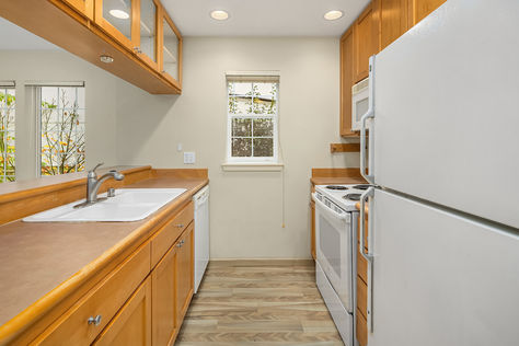 1219 6th Ave N 201 Seattle, WA- Upgrade Realty20