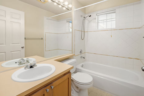 1219 6th Ave N 201 Seattle, WA- Upgrade Realty24