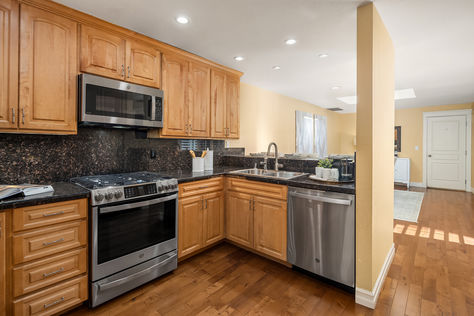 151 141st Pl NE Bellevue - Upgrade Realty9