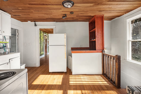 6833 27th Ave NE Seattle - Upgrade Realty11