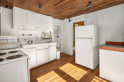 6833 27th Ave NE Seattle - Upgrade Realty12