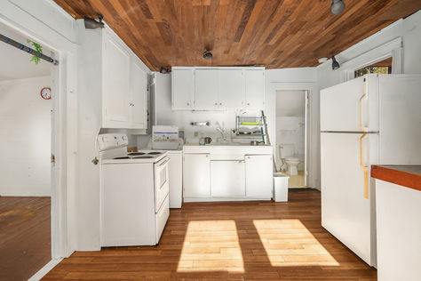 6833 27th Ave NE Seattle - Upgrade Realty8