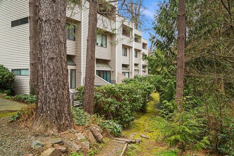 19805 15th Ave NE #3 Shoreline WA - Upgrade Realty21