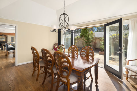 3370 126th Ave NE Bellevue WA - Upgrade Realty8