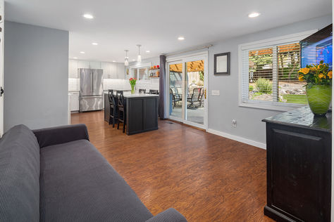 10919 28th Ave SW Seattle WA 98146- Upgrade Realty29