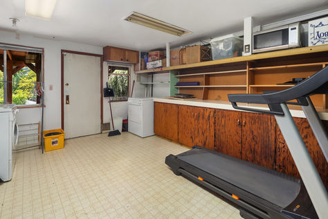 10919 28th Ave SW Seattle WA 98146- Upgrade Realty33