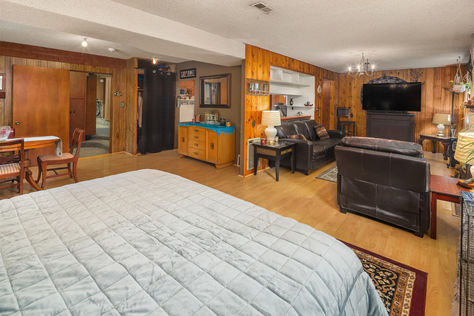 10919 28th Ave SW Seattle WA 98146- Upgrade Realty40