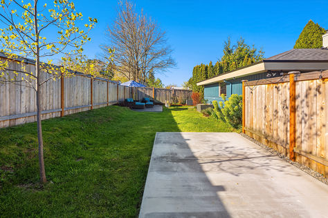 11057 11th Ave SW Seattle WA - Upgrade Realty25