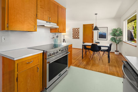 11057 11th Ave SW Seattle WA - Upgrade Realty8
