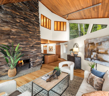 13201 421nd Ave NE Seattle WA - Upgrade Realty32