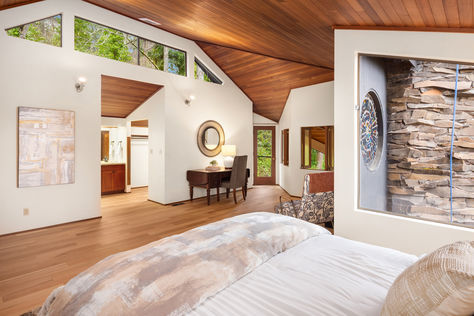 13201 421nd Ave NE Seattle WA - Upgrade Realty45