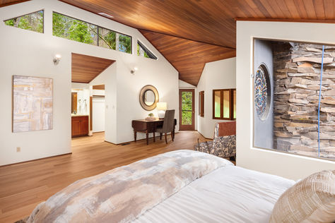 13201 421nd Ave NE Seattle WA - Upgrade Realty46