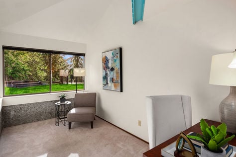 13201 421nd Ave NE Seattle WA - Upgrade Realty60