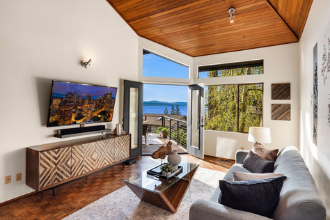 13201 421nd Ave NE Seattle WA - Upgrade Realty8