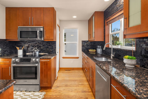 406 33rd Ave Seattle - Upgrade Realty7