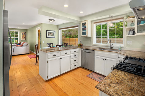 8831 240th St SW Edmonds WA - Upgrade Realty12