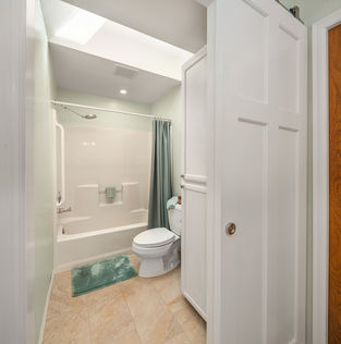 8831 240th St SW Edmonds WA - Upgrade Realty41