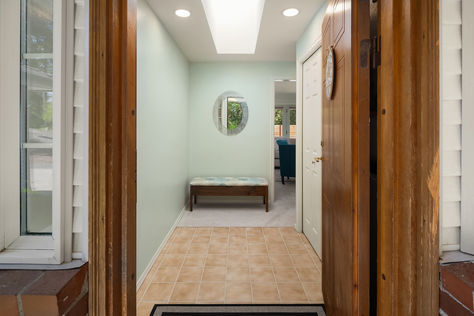 8831 240th St SW Edmonds WA - Upgrade Realty7