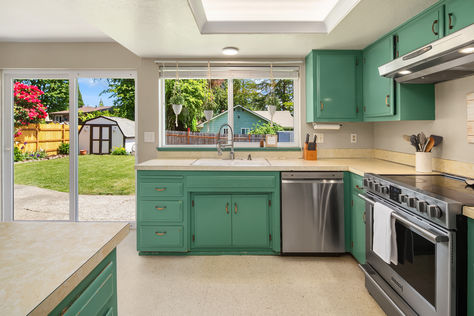 1121 180th St SW Lynnwood WA- Upgrade Realty41