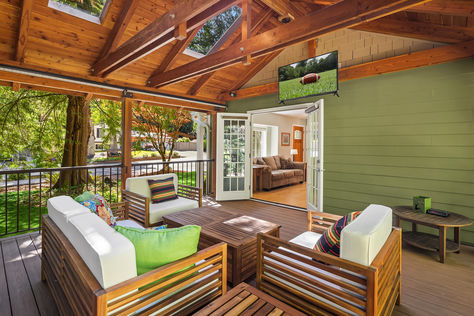 23018 NE 25rth Way Sammamish WA- Upgrade Realty30