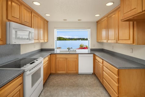 2623 204th Ave Ct E Lake Tapps WA- Upgrade Realty30