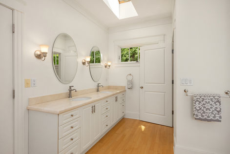 2850 NE Marie Pl Poulsbo WA- Upgrade Realty70