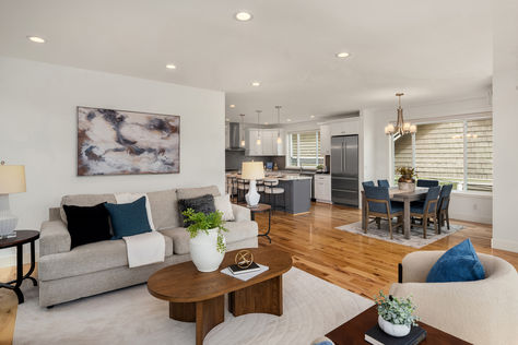 1117 Lake WA Blvd S Seattle WA - Upgrade Realty12