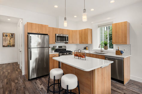 1117 Lake WA Blvd S Seattle WA - Upgrade Realty4