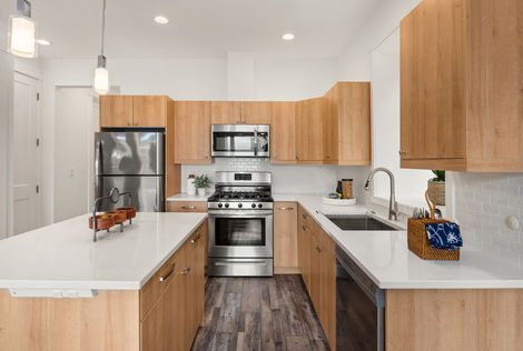 1117 Lake WA Blvd S Seattle WA - Upgrade Realty5