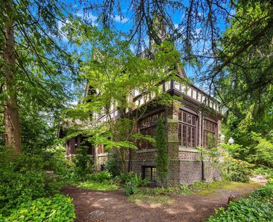 1918 N 41st St Seattle WA - Upgrade Realty19