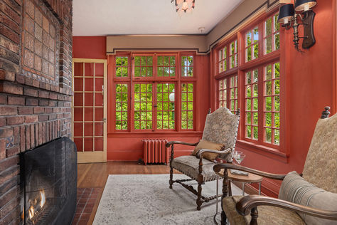 1918 N 41st St Seattle WA - Upgrade Realty2